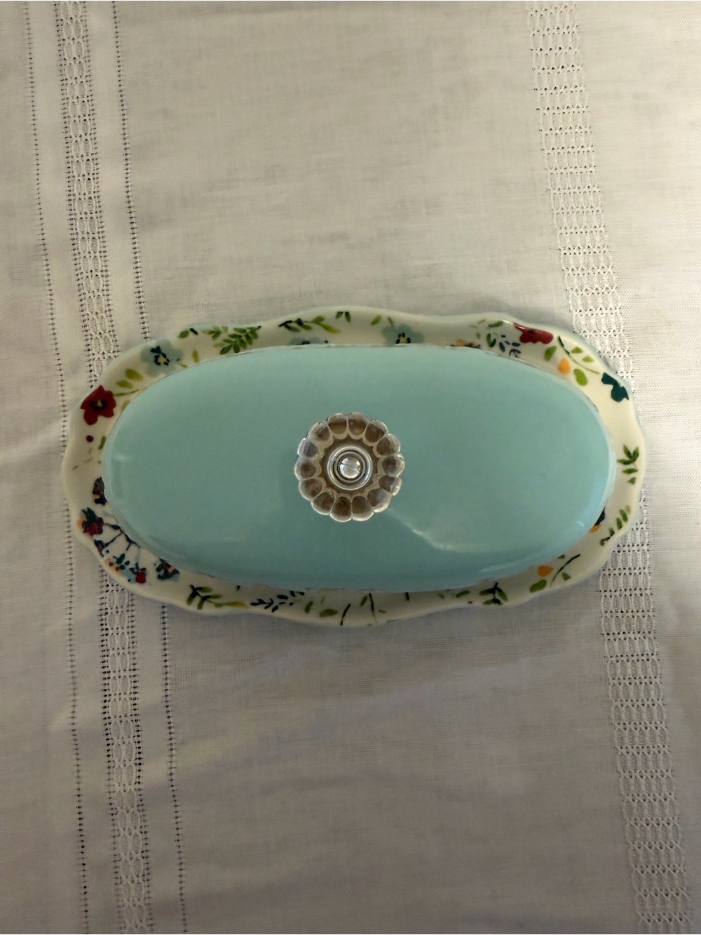 Vintage Pioneer Woman Blue Embossed Ceramic Butter Dish with Glass Knob - Picture 2 of 6